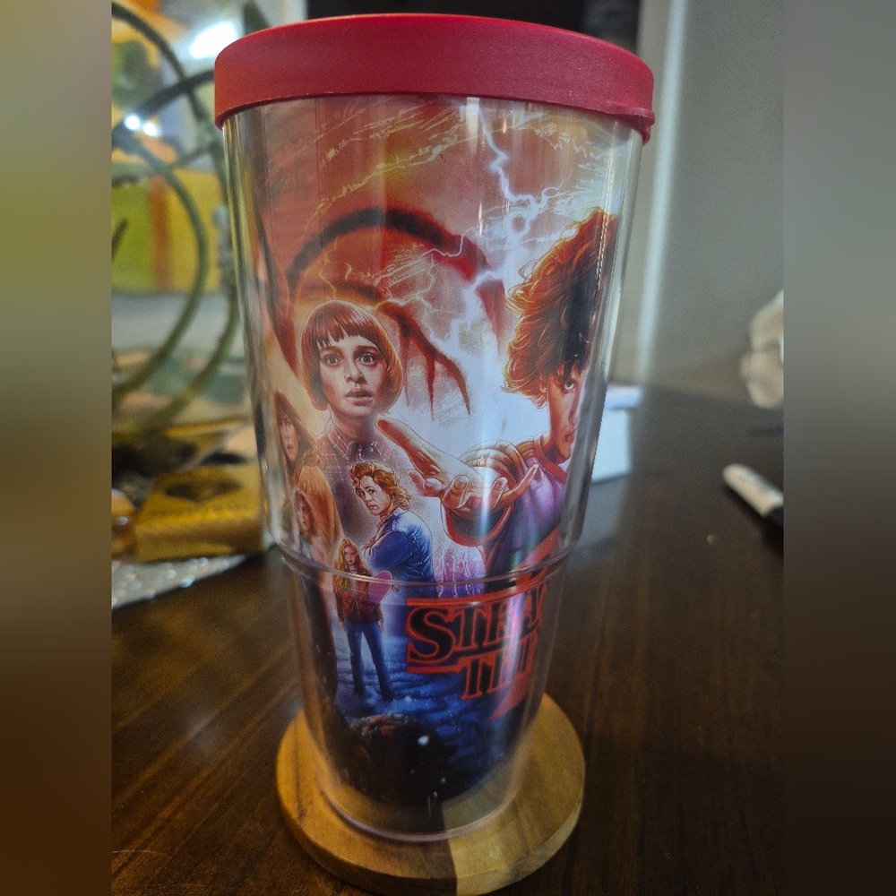 Tervis Stranger Things 24 oz Insulated Tumbler – Eleven Montage – Red Lid - Picture 16 of 17